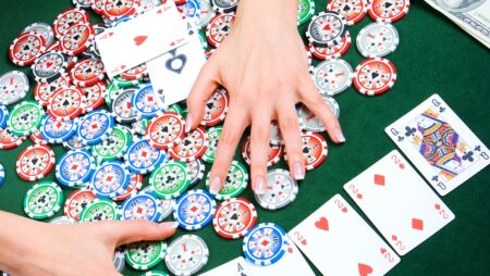 Bí quyết chơi poker chuẩn từ chuyên gia – Hướng dẫn toàn diện