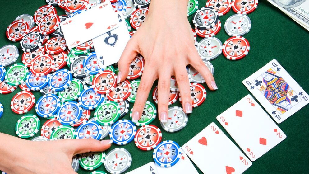 Bí quyết chơi poker chuẩn từ chuyên gia – Hướng dẫn toàn diện