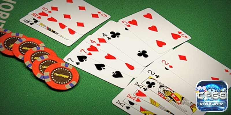 Mậu binh có cách đánh và quy định khác với Poker