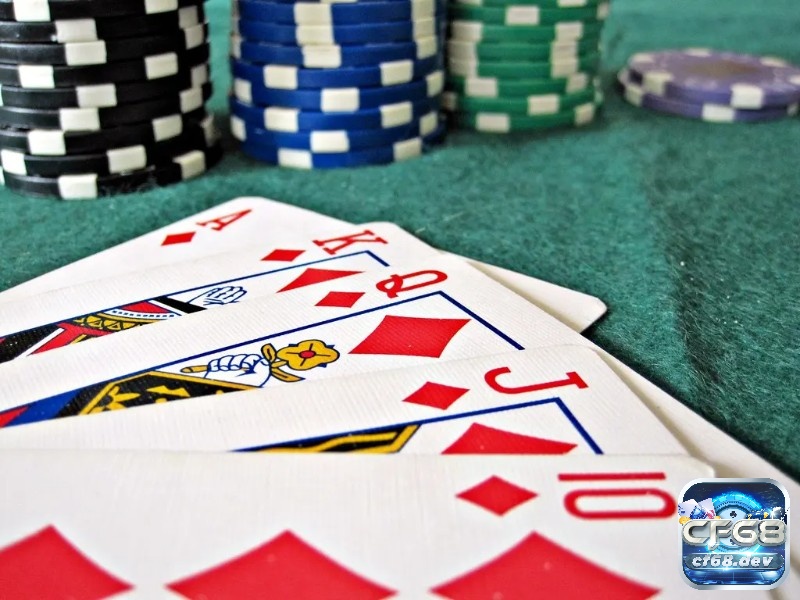 Kiểm soát cảm xúc và quan sát đối thủ giúp bạn nâng cao kỹ năng Poker ngay từ những ván đầu.