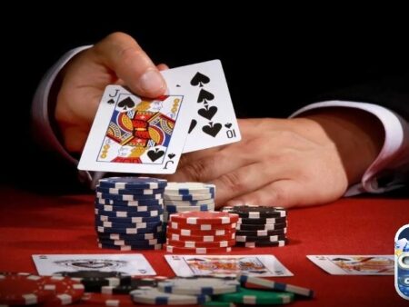 Cách chơi Poker Omaha: Hướng dẫn từ A-Z cho người mới