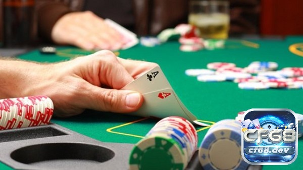 Luật chơi Poker Texas Hold’em quy định rõ ràng các tính huống và hành động lựa chọn
